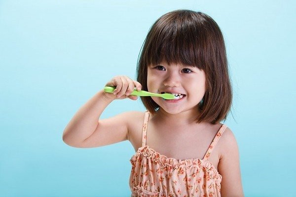 Trẻ 4 tuổi sâu răng hàm