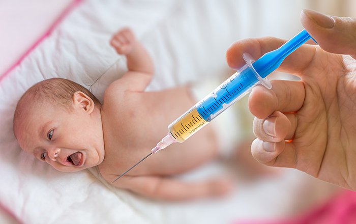 Trẻ sơ sinh bị viêm VA tiêm phòng 5in1 được không?