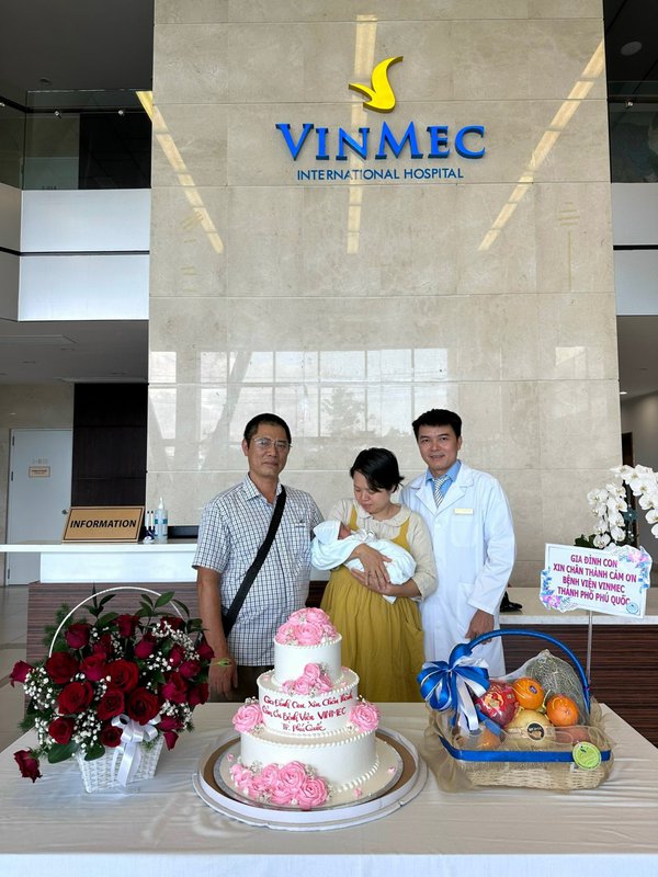Bệnh viện Vinmec Phú Quốc thành công mổ lấy thai thắt nút dây rốn khẩn cấp chỉ trong 5 phút