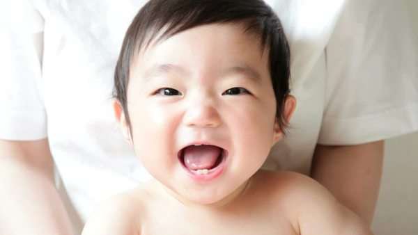 Trẻ mọc răng sớm có ảnh hưởng gì? Cách chăm sóc như thế nào?