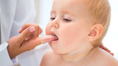 Trẻ mọc răng sớm có ảnh hưởng gì? Cách chăm sóc như thế nào?