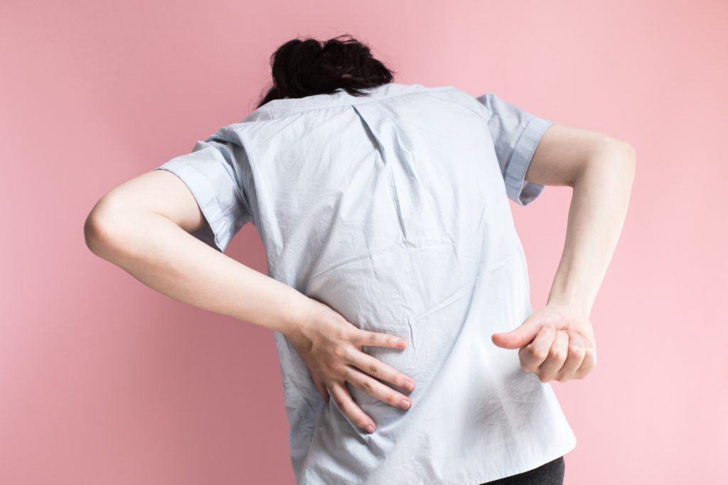 giải pháp giảm cơn đau lưng cho bà mẹ sau sinh