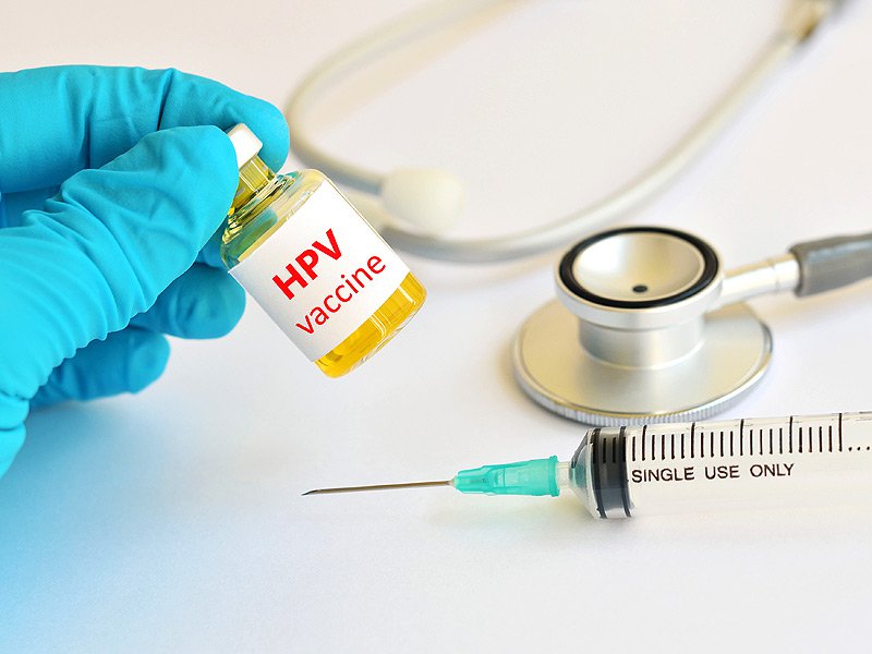 Vacxin HPV có thể được tiêm khi điều trị viêm lộ tuyến