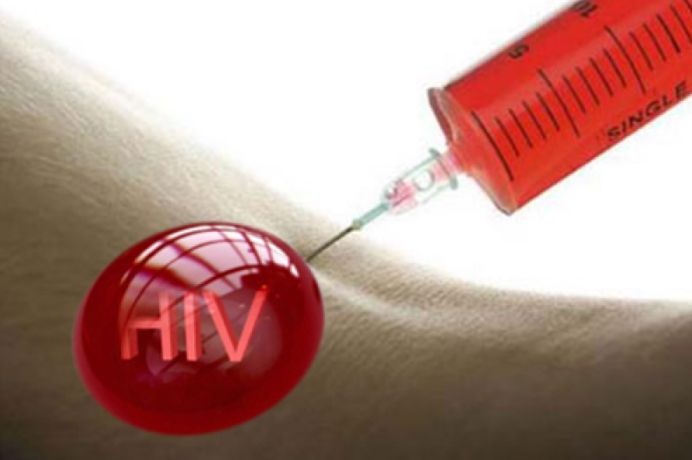 HIV dễ lây qua đường máu
