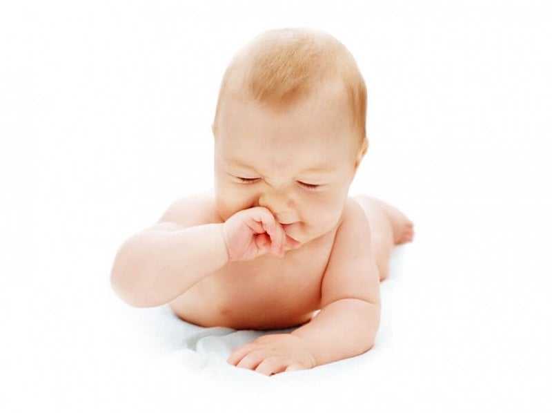 Làm thế nào khi trẻ sơ sinh bị nghẹt mũi?