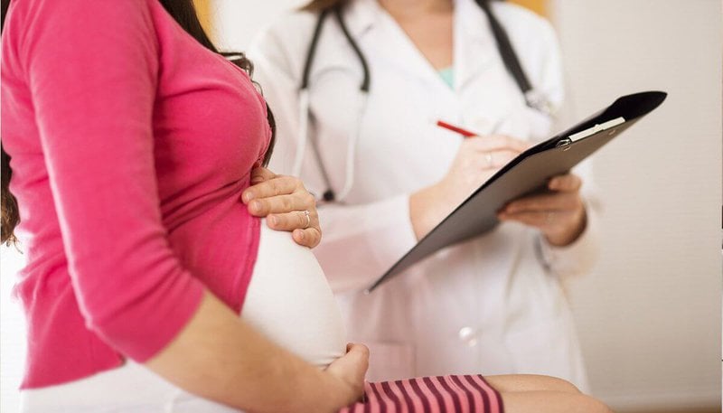 Các thời điểm cần làm xét nghiệm nước tiểu khi mang thai