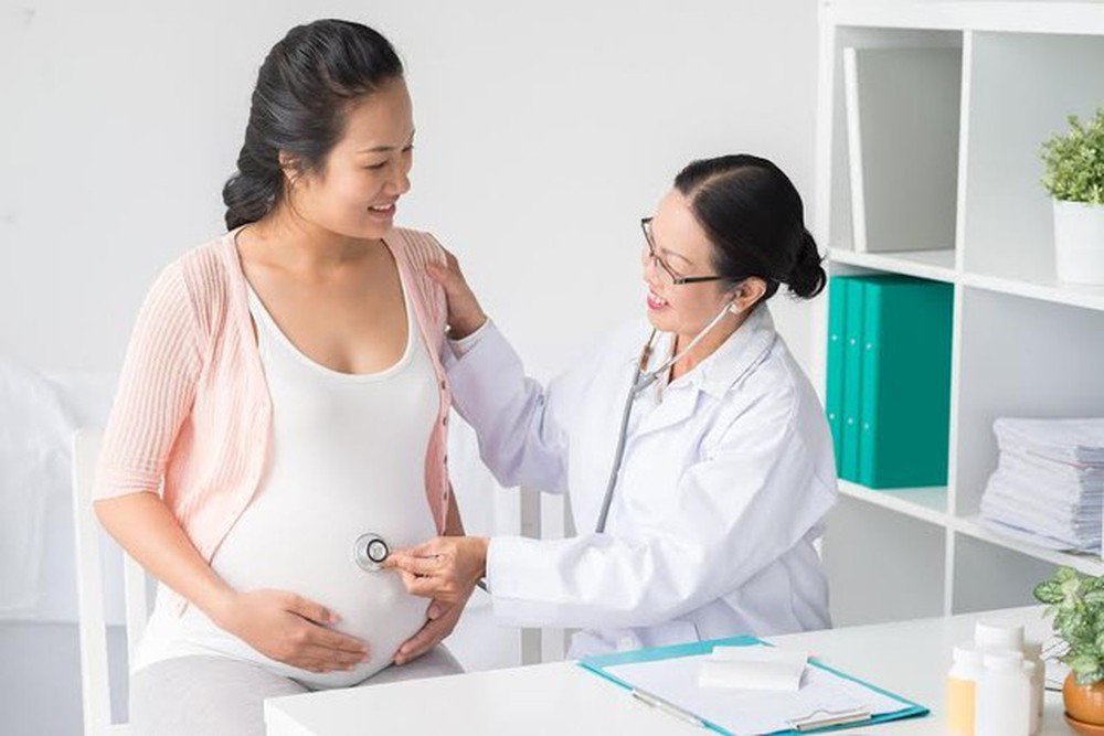Mang thai bị đau vùng thắt lưng chậu: Nên sinh thường hay sinh mổ?