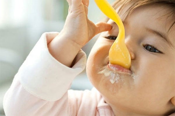 Bổ sung sữa chua cho trẻ dưới 1 tuổi: Những điều cần biết