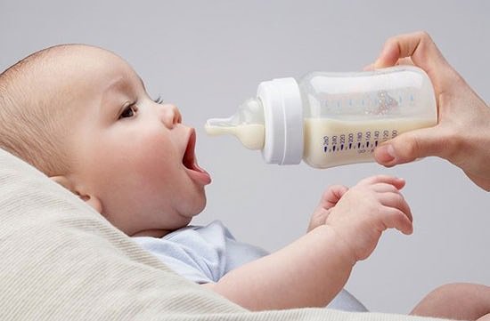 Sặc sữa ở trẻ sơ sinh