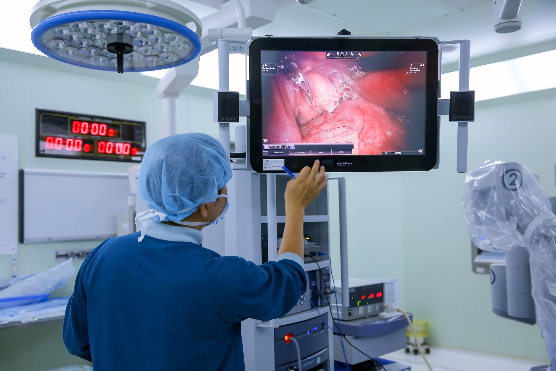 Robot phẫu thuật hiện đại có mặt tại Việt Nam