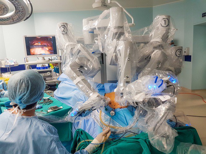 Robot phẫu thuật hiện đại có mặt tại Việt Nam