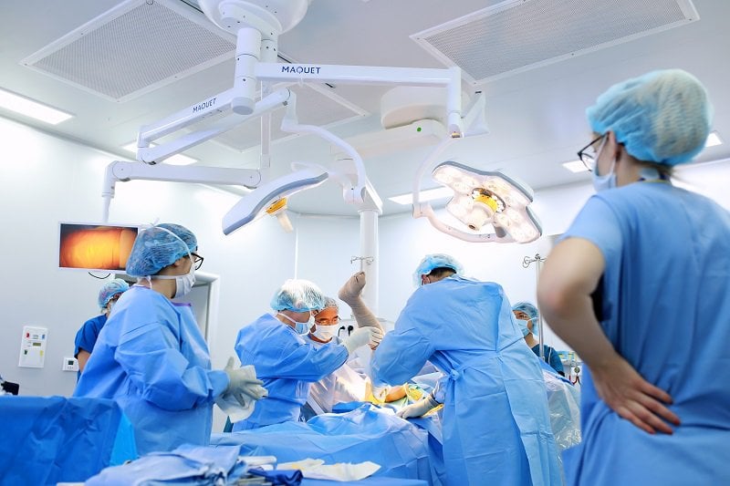Bệnh viện Vinmec Đà Nẵng hợp tác với Tổ chức Operation Walk Chicago phẫu thuật thay khớp háng và khớp gối