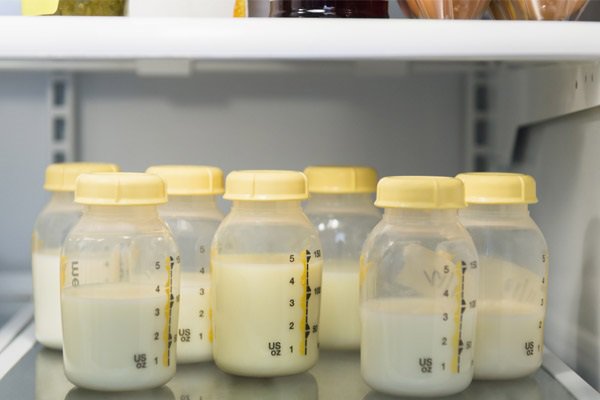 Lưu trữ sữa mẹ: Những việc nên và không nên