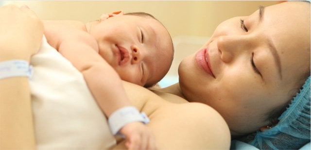 Vì sao cần chăm sóc sơ sinh thiết yếu với bà mẹ và trẻ ngay sau đẻ?