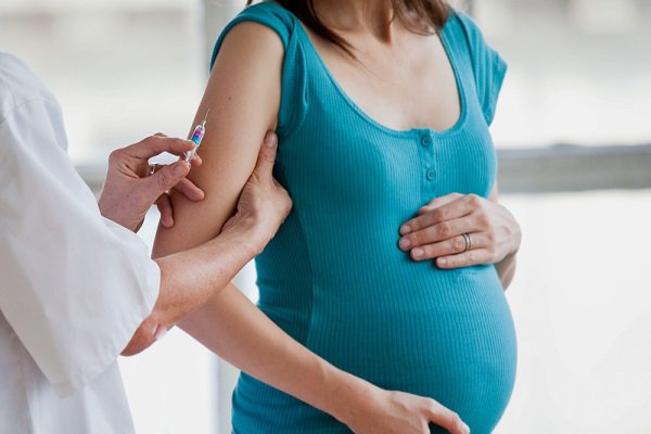 Mang thai sau khi tiêm vắc xin cúm và bạch hầu-ho gà-uốn ván có an toàn không