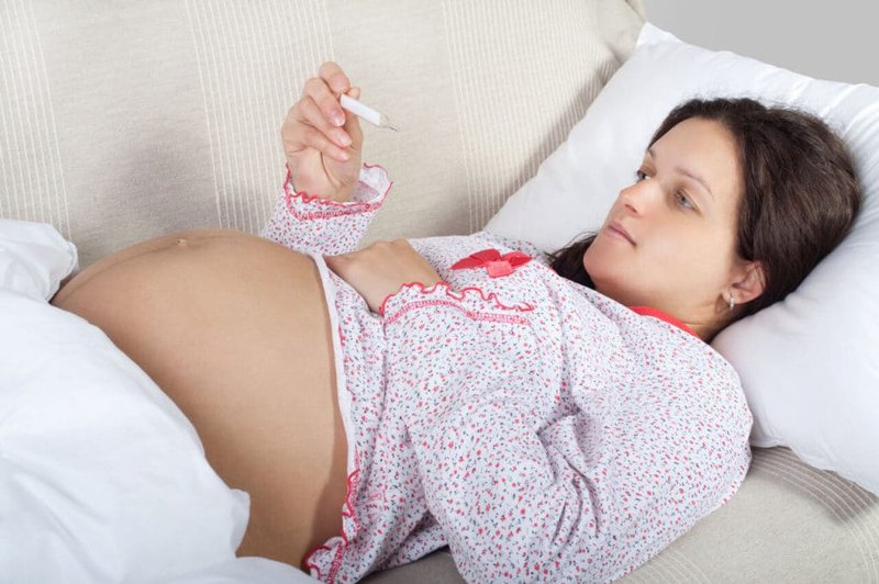 Bị cảm cúm khi mang thai có cần điều trị không