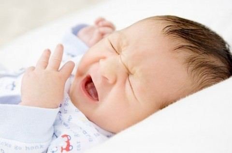 Trẻ sơ sinh bị nghẹt mũi