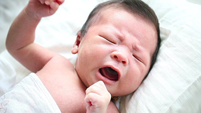 Điều trị đau họng ở trẻ sơ sinh