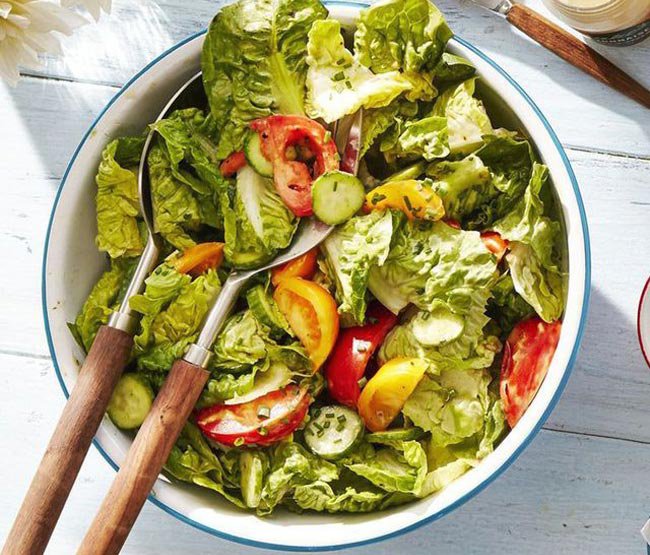 Salad rất giàu chất xơ, tốt cho việc giảm cân