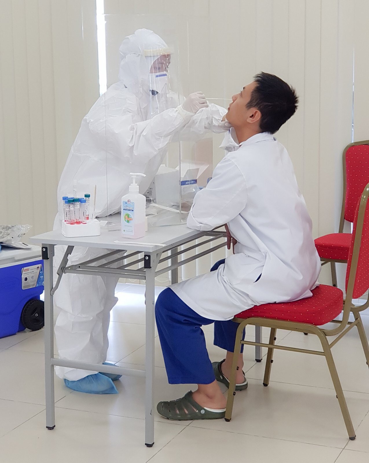 Cán bộ nhân viên tại Bệnh viện Vinmec Đà Nẵng đều được kiểm tra sàng lọc cẩn thận