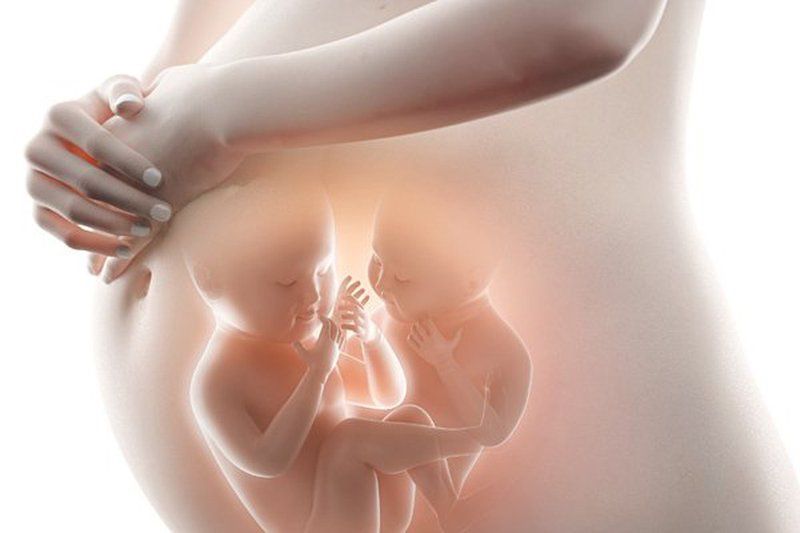 Đa thai là một trong những nguyên nhân gây chảy máu âm đạo sau sinh bất thường