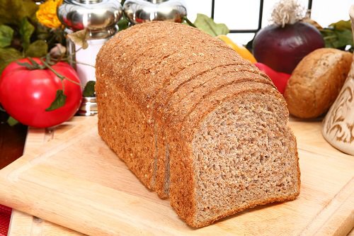 Bánh mì ngũ cốc chứa nhiều chất xơ và sắt tốt cho cả mẹ và bé