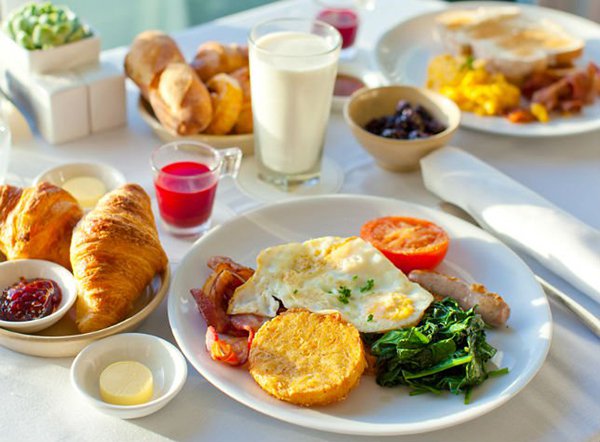 Bữa sáng giàu protein rất tốt cho sức khỏe của mẹ