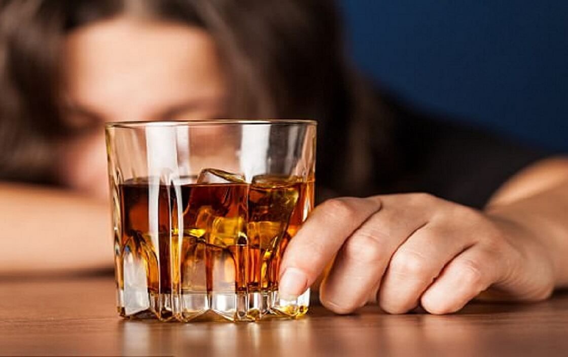 Lạm dụng rượu khiến tâm trạng trở nên tồi tệ hơn