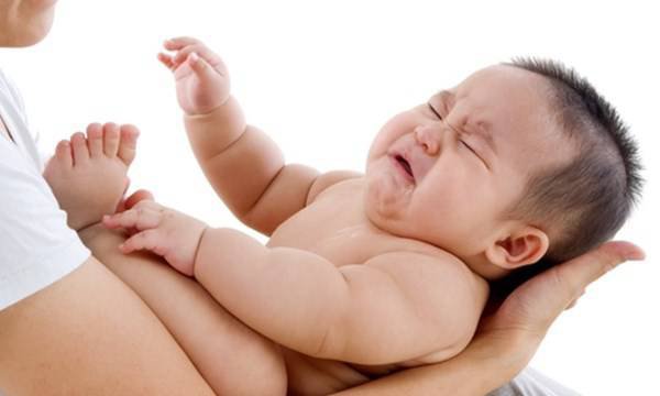 Sốt cao co giật thường gặp ở trẻ từ 6 tháng đến 6 tuổi