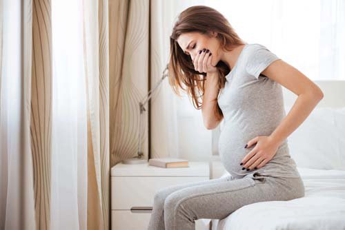Đang mang thai 3 tháng cuối bị ho kèm đau ngực có sao không?
