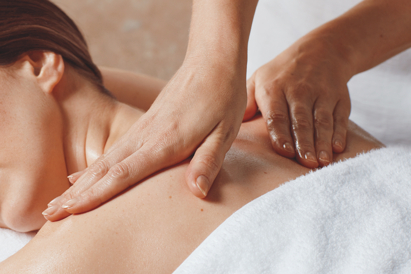 Massage lưng cho bệnh nhân hóa trị