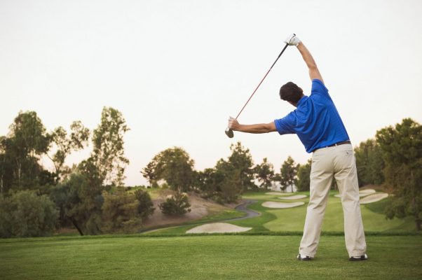 Kéo căng giúp giữ thăng bằng khi chơi golf