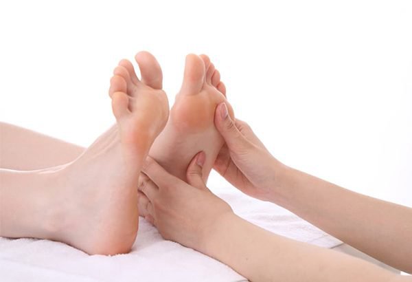 cách chăm sóc bàn chân cho người bệnh tiểu đường