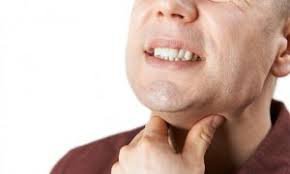 Đau họng, nghẹn kèm ho là dấu hiệu bệnh gì?