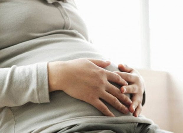Mang thai hơn 24 tuần bị dọa sinh non phải làm gì?