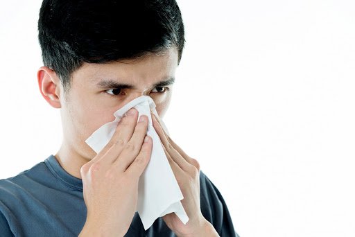 Ngứa mũi, hắt hơi kèm chảy nước mũi khi ngửi mùi hương đậm đặc là sao?