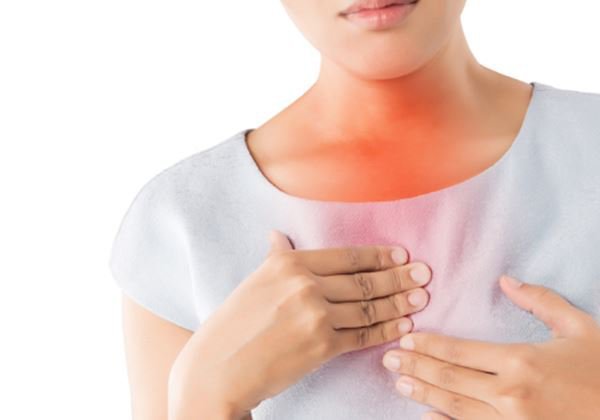 Đau tức giữa ngực là dấu hiệu bệnh gì?