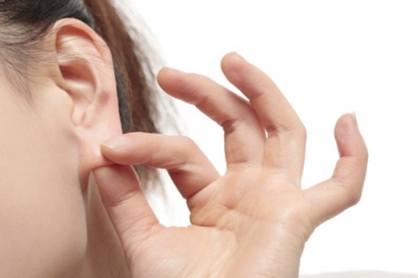 Dái tai bị sưng: Hình ảnh, nguyên nhân và cách điều trị