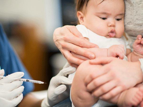 Trẻ tiêm trễ vắc-xin viêm não Nhật Bản