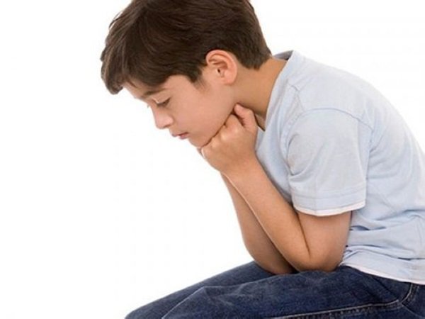 Trẻ mọc mụn quanh mũi và môi, tuyến mồ hôi nách nặng mùi là bệnh gì?