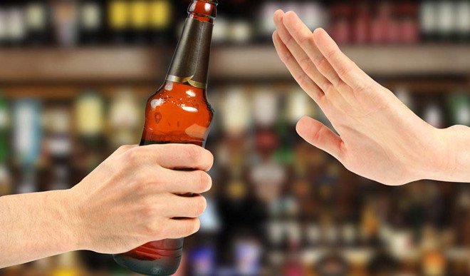 Hạn chế uống rượu giúp cải thiện sức khỏe lá gan