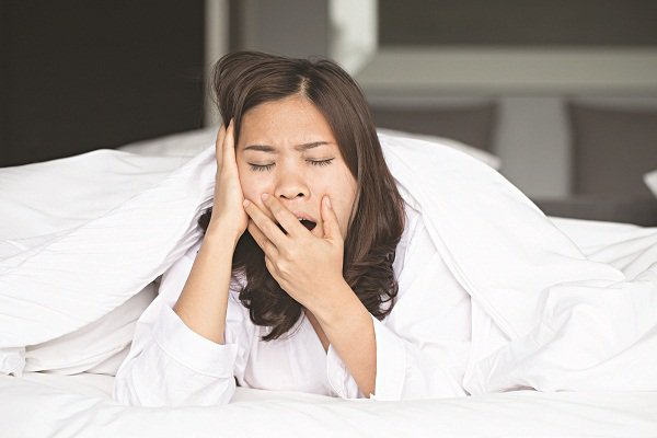 Ngủ nhiều vào ban ngày là một triệu chứng điển hình của chứng ngủ rũ