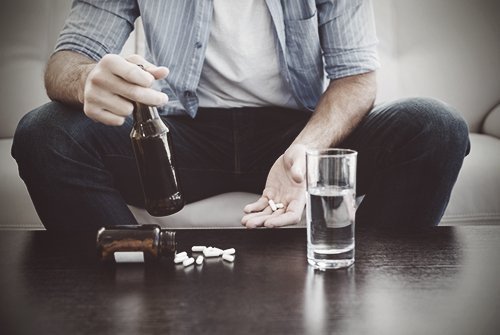 Uống chung statin và rượu có an toàn không?