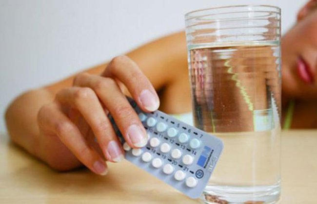 Uống thuốc tránh thai để dời ngày kinh có được không?