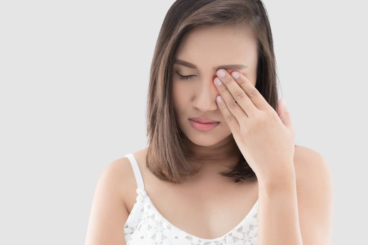 Mắt bị ngứa nguyên nhân là gì?