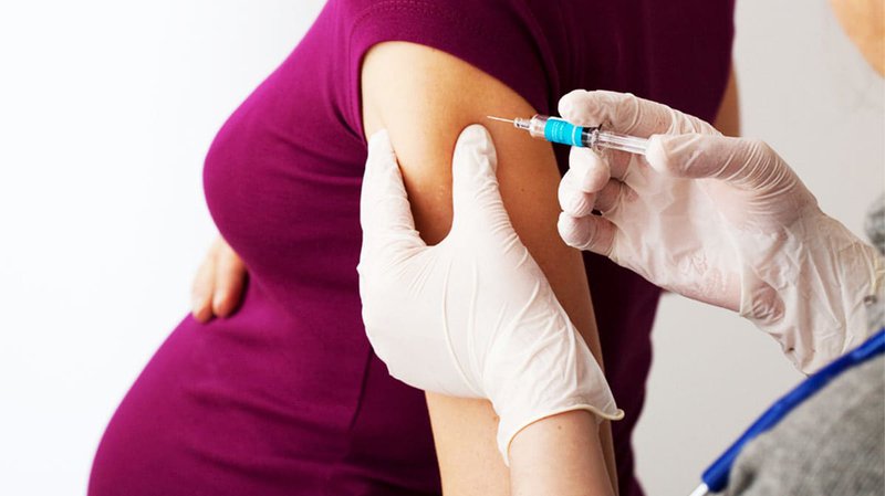 Tiêm vắc-xin Covid-19 khi đang mang thai có sao không?