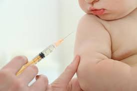 Trẻ 5 tháng tuổi chưa được tiêm vacxin nào có sao không?