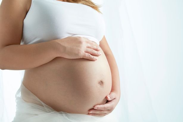 Phụ nữ mang thai tuần thứ 16 hay tức bụng có sao không?