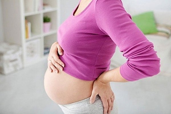 Đau bụng, lưng kéo dài khi mang thai tuần 37 có bất thường không?