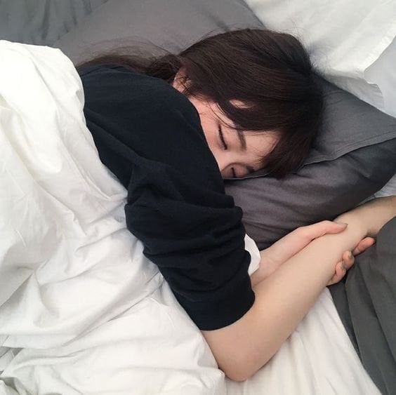 Đổ mồ hôi khi ngủ ở trẻ 13 tuổi có bất thường không?
